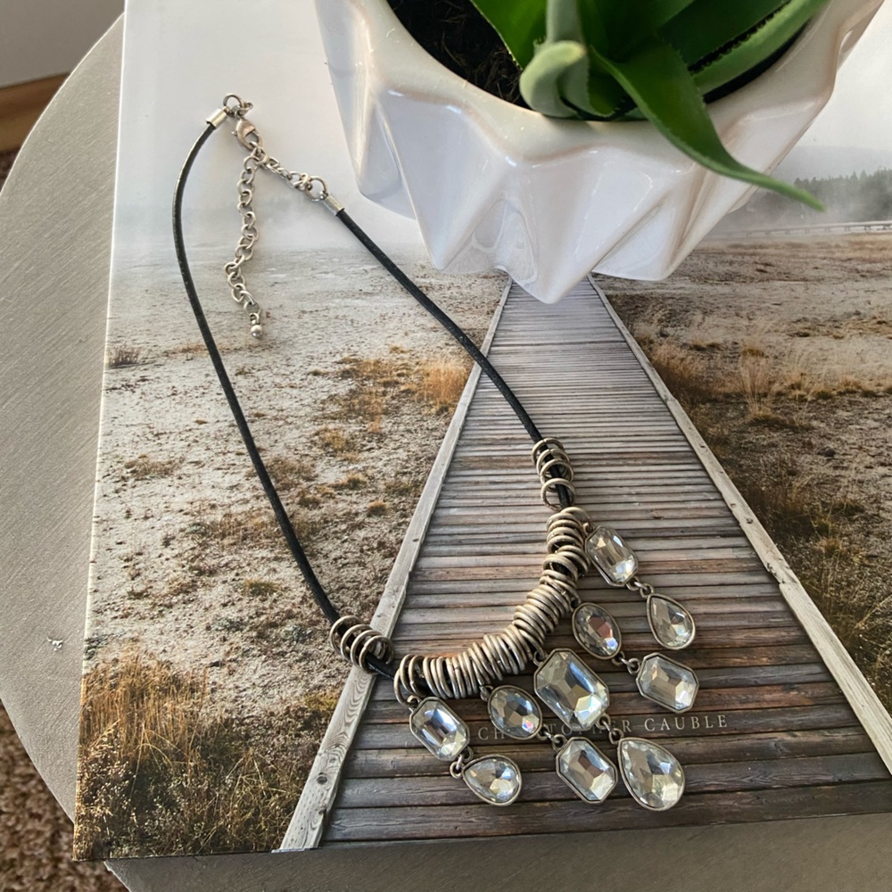Beautiful necklace. Excellent condition.